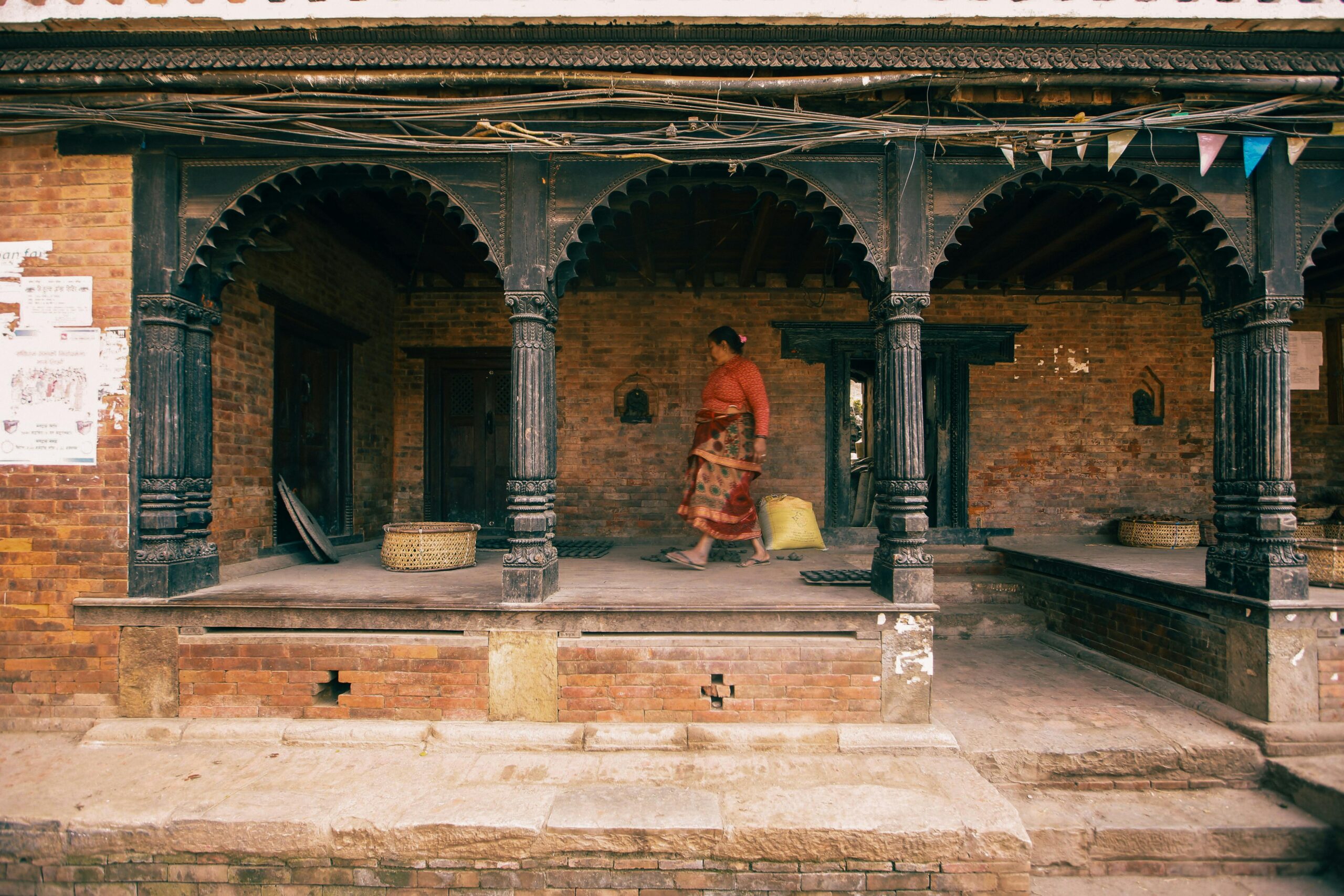 The Quiet Theatre of Everyday Architecture